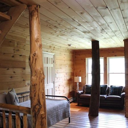 Rangeley Retreat Cabin-Style Home Lake Access Екстер'єр фото