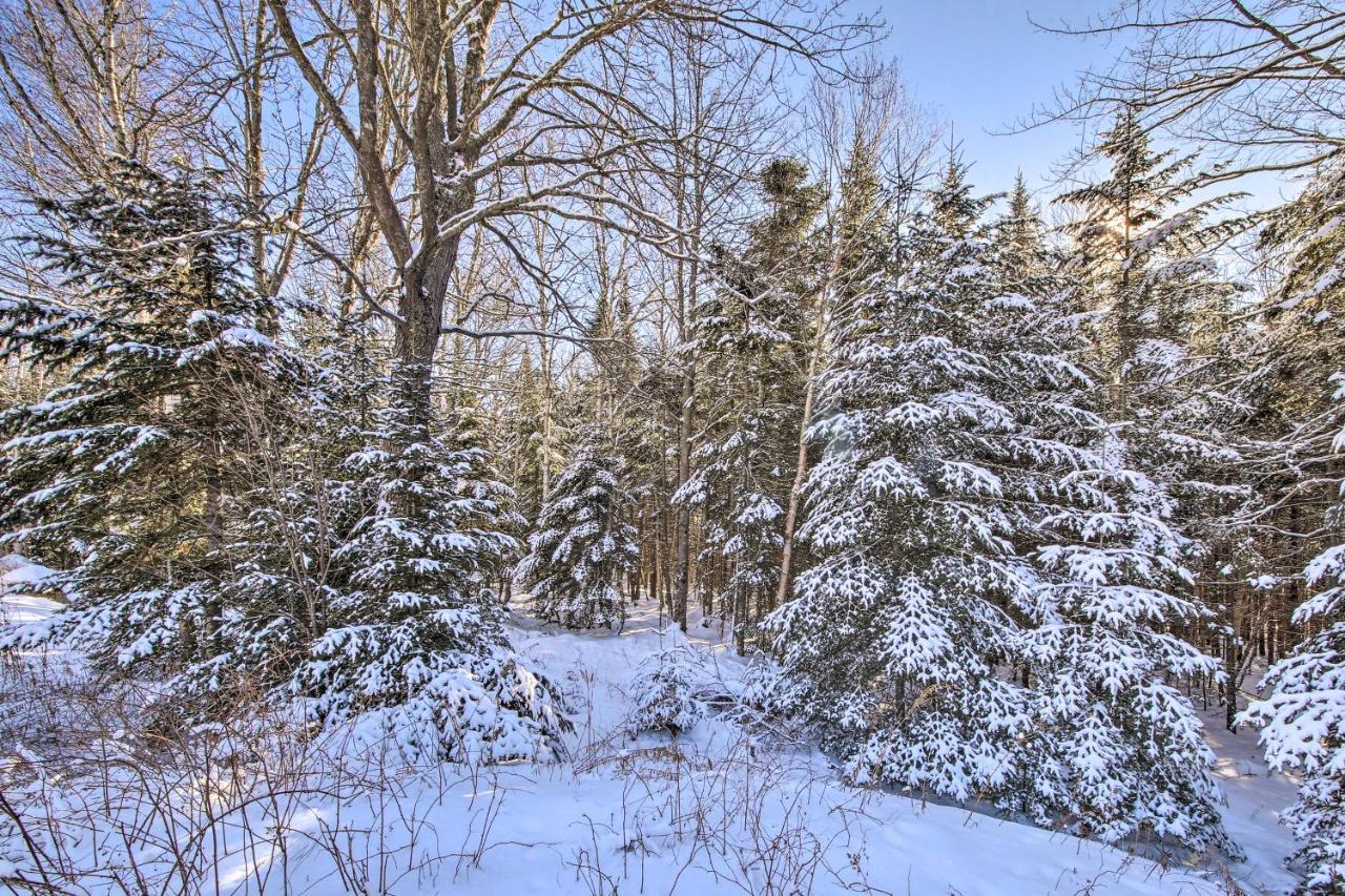 Rangeley Retreat Cabin-Style Home Lake Access Екстер'єр фото