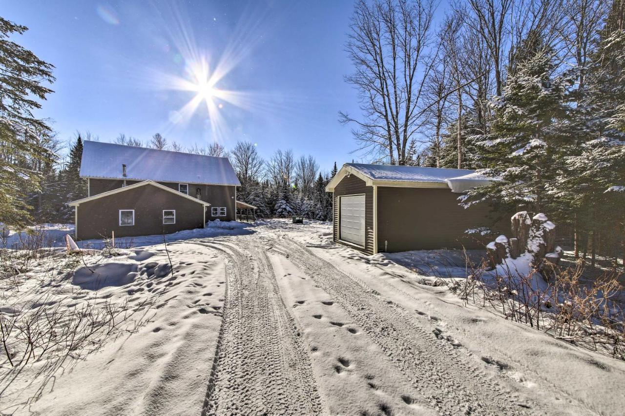 Rangeley Retreat Cabin-Style Home Lake Access Екстер'єр фото